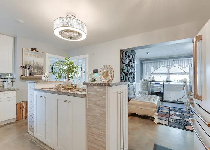 Near Parks & Eats! Elegant Southwest Hébergement de vacances Chicago