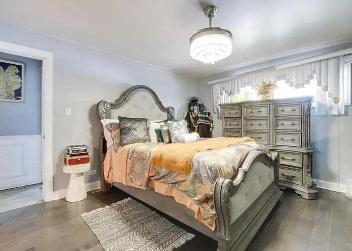Near Parks & Eats! Elegant Southwest *