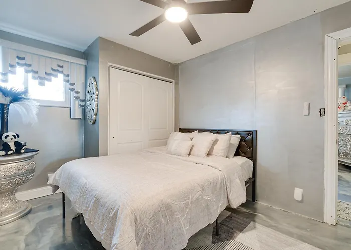 Hébergement de vacances Near Parks & Eats! Elegant Southwest Chicago