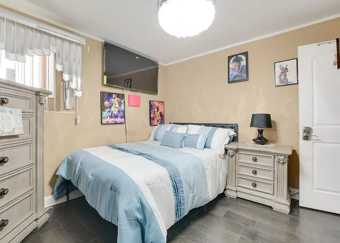 Near Parks & Eats! Elegant Southwest * Chicago